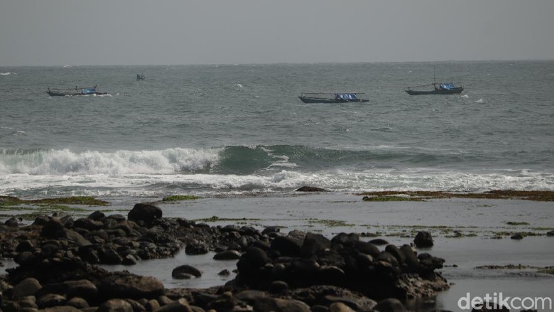 Pantai Rancabuaya Garut Suasana sepi Pantai Rancabuaya Garut