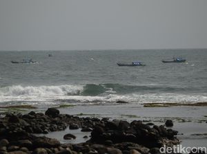 PPKM Masih Lanjut, Pantai Rancabuaya Garut Sepi Pengunjung