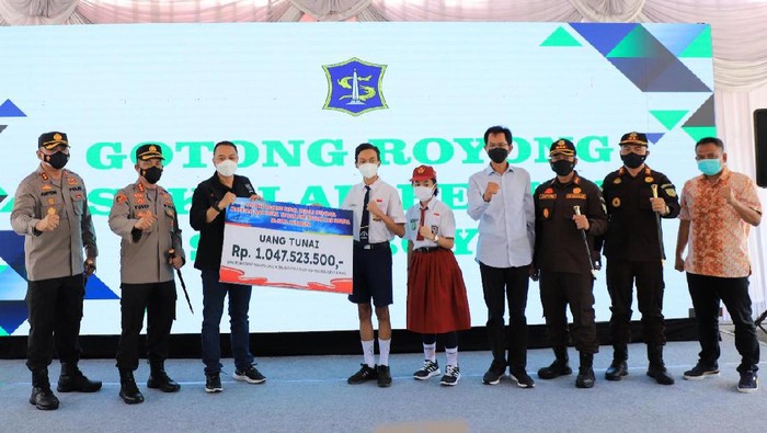 Pelajar Sumbang Rp 1 Miliar dan Ratusan Ton Sembako
