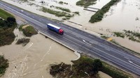 Diketahui, sejumlah kawasan di Rusia terendam banjir akibat hujan lebat yang mengguyur wilayah tersebut. AP Photo.