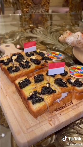 Mewah! Sisca Khol Jualan Ropang Isi Kepiting Alaska Rp 500 Juta