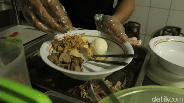 Soto Ayam Ambengan Pak Sadi di Bandung