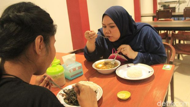 Soto Ayam Ambengan Pak Sadi di Bandung