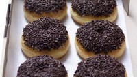 Bake a Batter, merupakan toko donat kentang premium yang menggunakan bahan alami namun tetap terjangkau. Tekstur donat lembut dan pastinya tak bikin kantong jebol. Foto: Instagram Shop