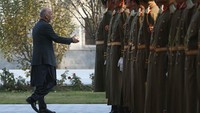 Lokasi tujuan Presiden Ghani belum diketahui secara jelas. Dalam postingan media sosial dari sebuah lokasi yang tidak diketahui. Getty Images/Lintao Zhang