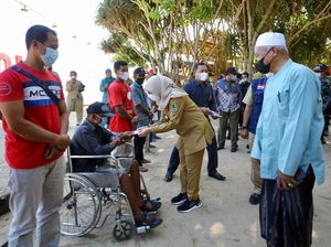 Banyuwangi Terus Kucurkan Bantuan ke PKL, Kali Ini di Destinasi Wisata