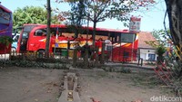 Bangunan eks Stasiun Palbapang juga beralih fungsi pernah menjadi Kantor Markas Leguin Beteran Kab Bantul. Mulai 1990-an digunakan untuk terminal transit bus antar Bantul- Yogyakarta.(Pradita Rida Pertana/detikcom)
