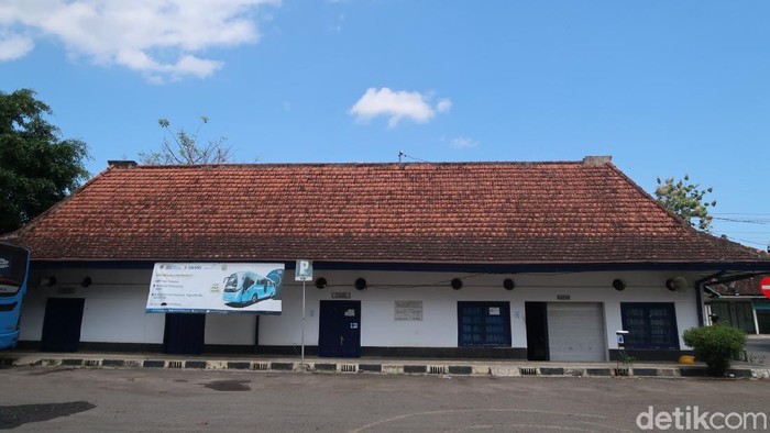 Berada di Pinggir Jalan, Kantor Terminal Bus di Bantul ini Dulunya Stasiun Kereta Api Palbapang Berada di Pinggir Jalan, Kantor Terminal Bus di Bantul ini Dulunya Stasiun Kereta Api Palbapang