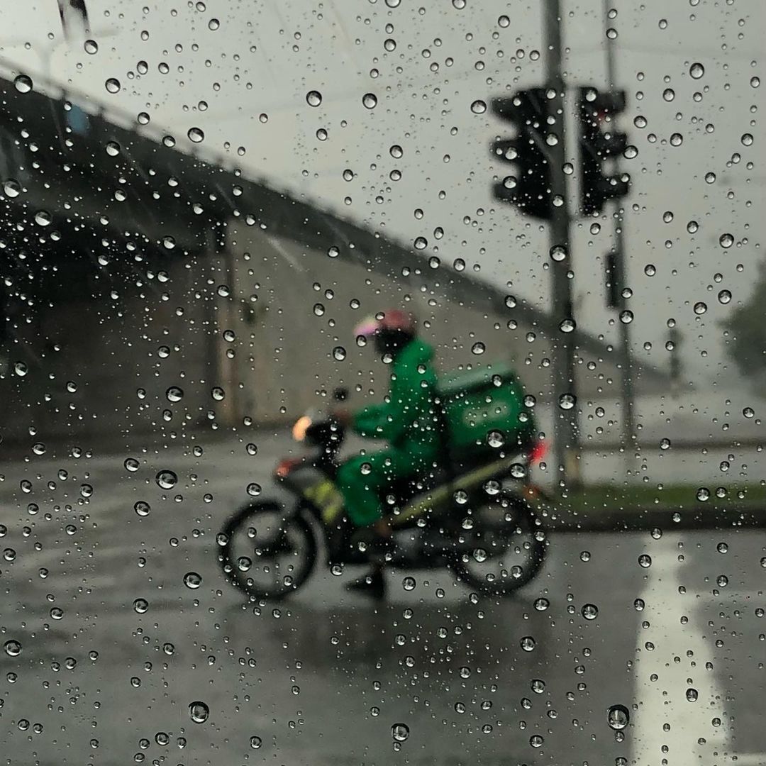Curhat Ayahnya Dilempar Sup Panas Saat Jadi Ojol, Netizen Ini Banjir Dukungan
