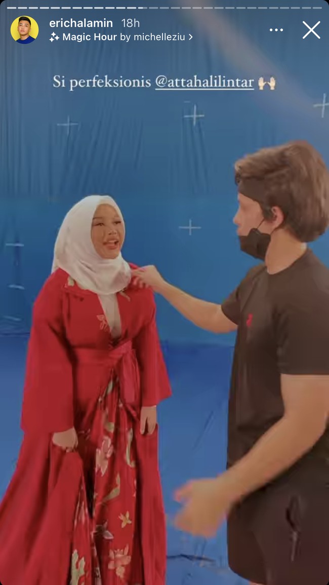 “Di video klip ini emang aku sengaja pakaikan aurel baju baju yang touch of Nusantara dengan sentuhan modern. Karena biar lebih kerasa budaya indonesianya,” ungkap stylist Aurel, Erich Al Amin, kepada Wolipop, Senin (16/8/2021). (Foto: Instagram/@erichalamin)