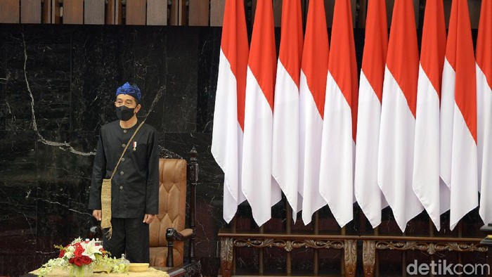 Presiden Jokowi menyampaikan pidato kenegaraan dalam sidang tahunan MPR dan sidang bersama DPR-DPD RI. Salah satu pidato yang disampaikan adalah soal pandemi COVID-19.