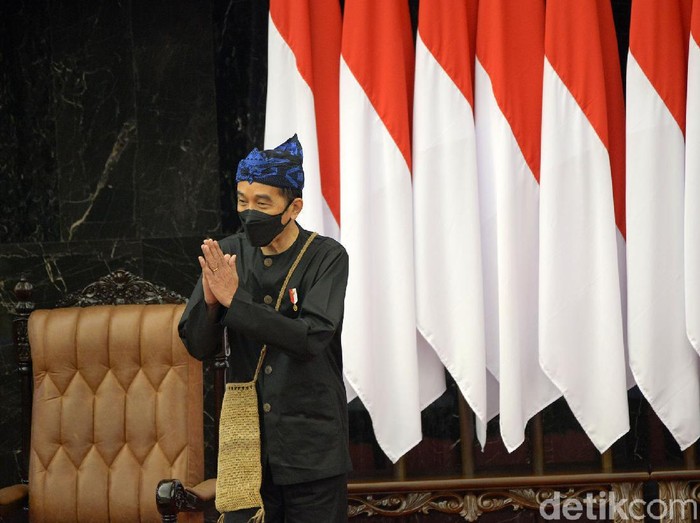 Presiden Jokowi menyampaikan pidato kenegaraan dalam sidang tahunan MPR dan sidang bersama DPR-DPD RI. Salah satu pidato yang disampaikan adalah soal pandemi COVID-19.