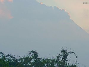 Abu Erupsi Gunung Merapi Menyebar hingga 4 Kecamatan di Temanggung