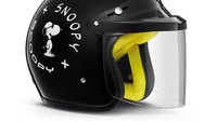 Sebagai pelengkap, setiap konsumen yang membeli skutik ini juga mendapatkan helm edisi khusus. Ya, pelindung kepala dengan motif anjing Snoopy.  Foto: Ap Honda Thailand