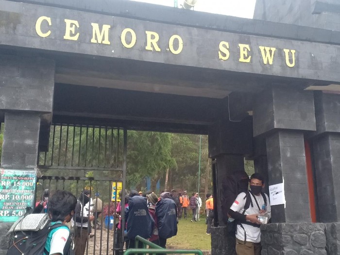 Jalur pendakian Gunung Lawu via Cemoro Sewu Magetan