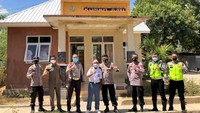 Berkat aksi heroiknya tersebut sehingga dalam rangka HUT RI ke-76 ini, bapak Kapolda NTT melalui kami, memberikan bingkisan sebagai bentuk apresiasi beliau untuk adik kita Joni, kata Kapolres Belu AKBP Khairul (Situs Polres Belu)