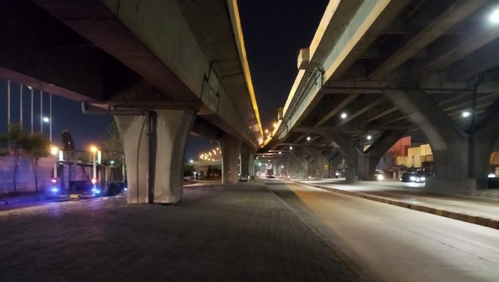 Kondisi lampu yang redup di Jl Raya Cilincing menjadi salah satu penyebab daerah itu rawan kecelakaan.