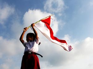 10 Contoh Sikap Cinta Tanah Air dalam Kehidupan Sehari-hari