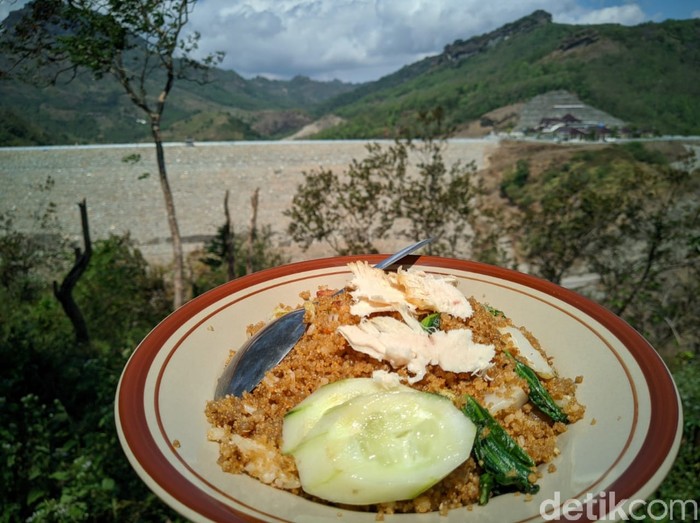 Mantul! Makan Tiwul Goreng Rp 9.000 Bonus Pemandangan Waduk Bendo Mantul! Makan Tiwul Goreng Rp 9.000 Bonus Pemandangan Waduk Bendo