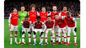 City memang kerap kesulitan jika main di kandang Spurs. City pun dilambangkan seperti Arsenal sebagai tim yang lemah. Foto: Twitter