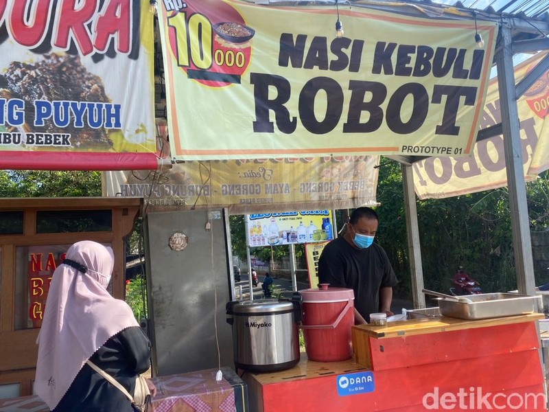 Nasi Kebuli Robot: Sedapnya Nasi Kebuli Rp 10 Ribu Buatan Mantan Chef Hotel Bintang 5