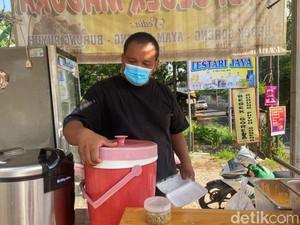 Kisah Mantan Chef Hotel Bintang 5 yang Kini Jualan Nasi Kebuli Pinggir Jalan