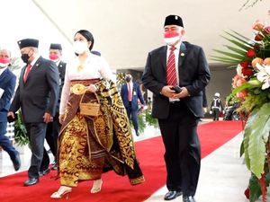 Pimpin Paripurna DPR, Puan Kenakan Pakaian Adat Bali