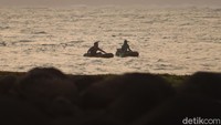 Tepatnya, pantai ini berada di Jalan Pelabuhan, Desa Purbayani, Kabupaten Garut, Jawa Barat (Wisma Putra/detikcom)