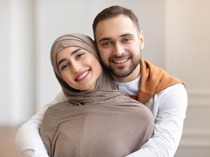Suami Istri Bermesraan saat Puasa, Begini Hukumnya Menurut Islam