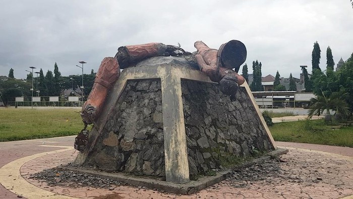 Patung Ikon Kecamatan Wonomulyo, Polman Sulbar Dirusak