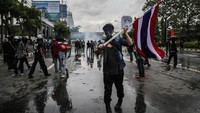 Bentrokan terbaru terjadi setelah seminggu protes di mana para aktivis bentrok dengan polisi meskipun kasus COVID-19 tetap pada rekor tertinggi.  Photo by Lauren DeCicca/Getty Images.