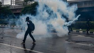 Pendemo Anti Pemerintah dan Polisi Thailand Kembali Bentrok