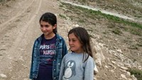 Anak-anak di Desa Savak, di Pegunungan Dersim, Turki. (AFP/BULENT KILIC)