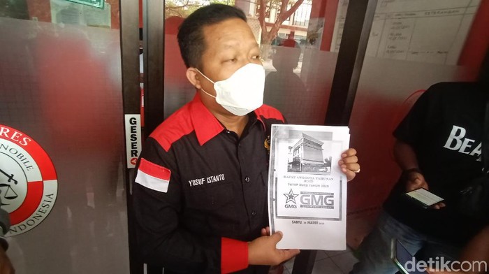 Yusuf Isnanto, Pengacara anggota KSP GMG Kudus ditemui di kantornya Desa Gondangmanis, Bae, Senin (16/8/2021).