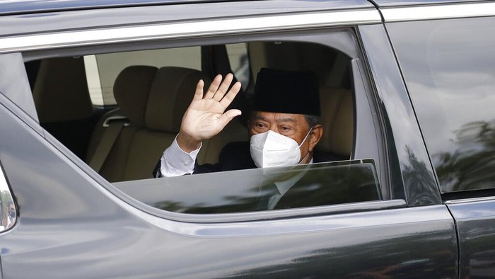 PM Malaysia Mundur Usai 17 Bulan Menjabat PM Malaysia Muhyiddin Yassin mengundurkan diri dari jabatannya setelah 17 bulan terakhir. Pengunduran diri ini telah diterima oleh Raja Malaysia.