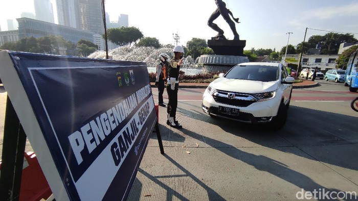 Pos pemeriksaan ganjil genap di Jalan Sudirman-Thamrin