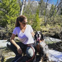 Pada 2020 lalu, Rebecca kembali tampil di acara  BBC documentary Celebrity: A 21st-Century Story dengan mengungkapkan bahwa dia pernah salah langkah dengan membeberkan skandal tersebut, namun dia tidak menyesalinya. Melihat ke belakang, aku tidak selalu diberikan masukan terbaik dan aku tidak selalu membuat keputusan terbaik. Tapi aku tidak menyesalinya. Ya, tentu saja aku mungkin melakukan yang berbeda tetapi itu adalah bagian dari masa lalu, ucap Rebecca Loos di depan kamera. Foto: dok. Instagram/ @rebecca.loos