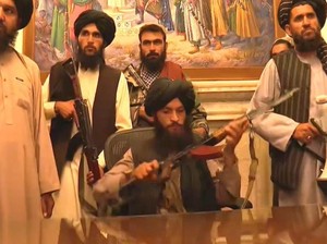 Bendera Putih Presiden Afghanistan saat Kabul Diambil Alih Taliban