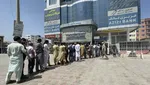 Potret Kisruh Afghanistan: ATM Penuh, Warga Kelabakan Tinggalkan Negara