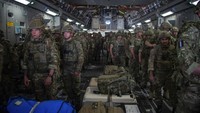 Pasukan Inggris dari 16 Brigade Serangan Udara tiba di ibukota Afghanistan, Kabul, Minggu (15/8/2021) waktu setempat. Leading Hand Ben Shread/Ministry of Defence via AP  