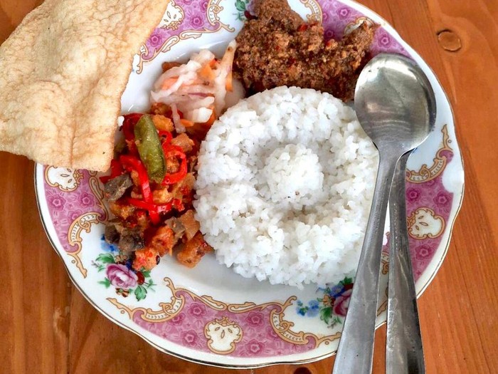 Unik! Kedai Makan Ini Tawarkan Menu khas Kondangan