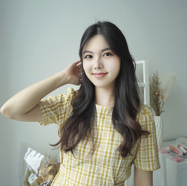 Noona Rosa memilih jurusan bahasa Indonesia saat berkuliah di Korea Selatan. Ia sempat tinggal di Yogyakarta, namun sekarang menetap di kampung halamannya. Dalam channel YouTube-nya, Noona Rosa mengenalkan makanan, tempat wisata, dan artis Indonesia kepada teman-temannya. Foto: dok Instagram noonarosa