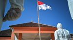 Aksi Petugas Pemakaman BPBD Ponorogo Upacara HUT RI Pakai APD