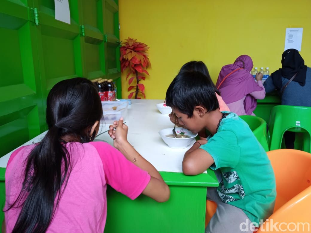 Bakso Gratis Rayakan HUT RI ke-76 di Banjarnegara, Jawa Tengah