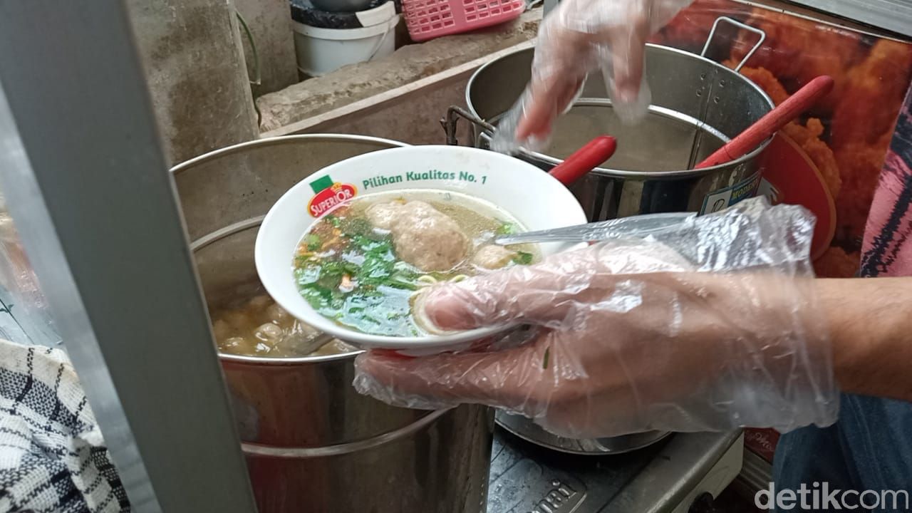 Bakso Gratis Rayakan HUT RI ke-76 di Banjarnegara, Jawa Tengah