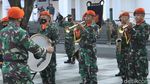 Begini Khidmatnya Pengibaran Bendera Merah Putih di Bandung