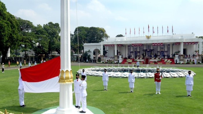 HUT Ke-76 RI di Istana