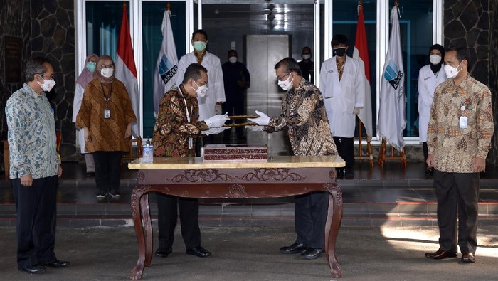 Naskah asli teks proklamasi yang ditulis Sukarno tiba di Istana Merdeka. Naskah akan dihadirkan dalam upacara detik-detik Proklamasi Kemerdekaan Indonesia.