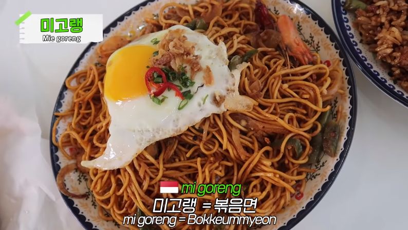 Idol K-Pop 'DRIPPIN' Cicip Makanan Indonesia