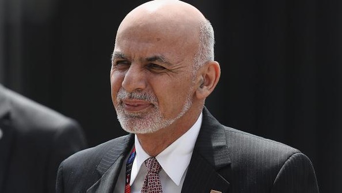 Taliban ambilalih Istana Kepresidenan Afghanistan. Presiden Afghanistan, Ashraf Ghani diketahui telah tinggalkan Kabul saat Taliban merengsek masuk ke ibu kota.